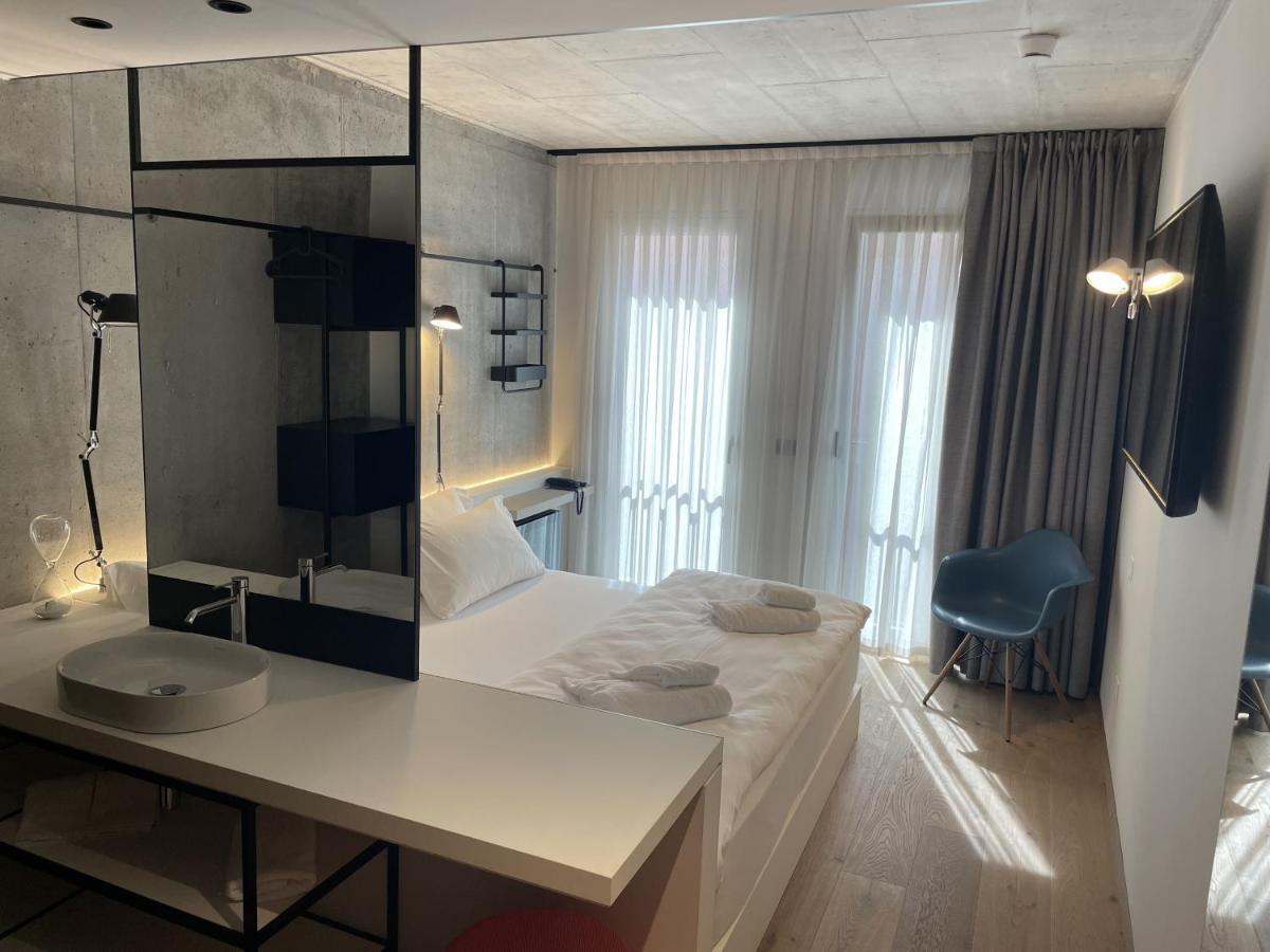 Double Room,1387535465:JPEG