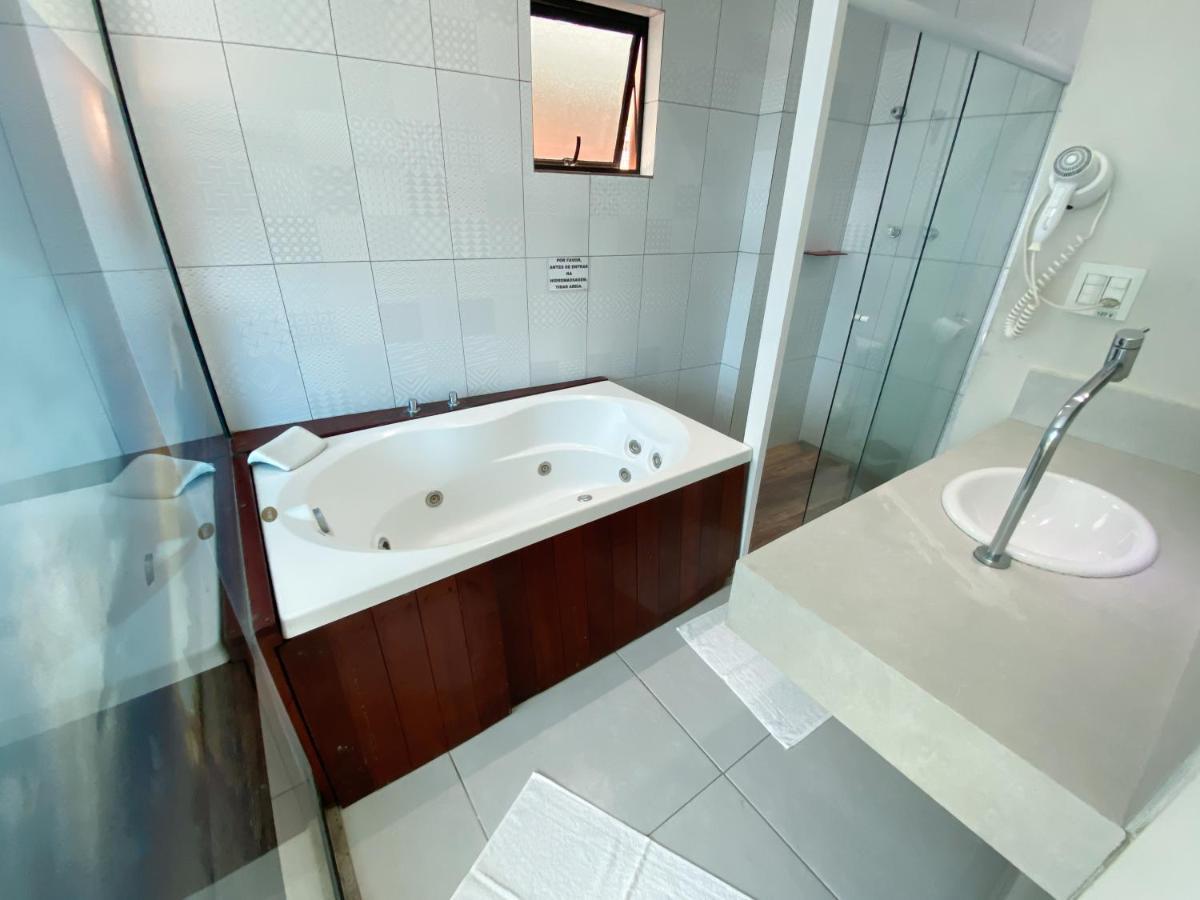 Suite Spa Bath,1386828917:JPEG