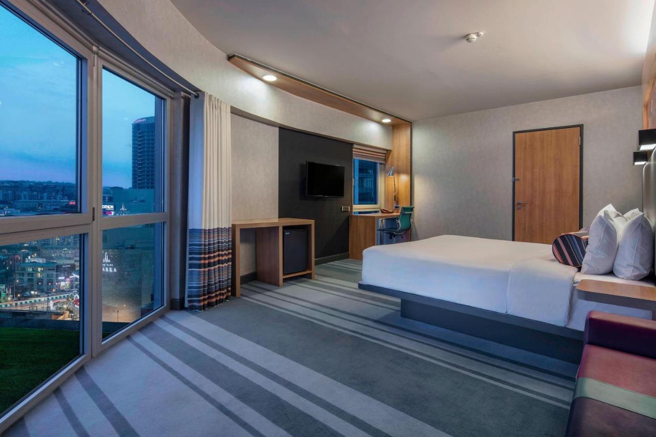 Savvy Larger Guest room