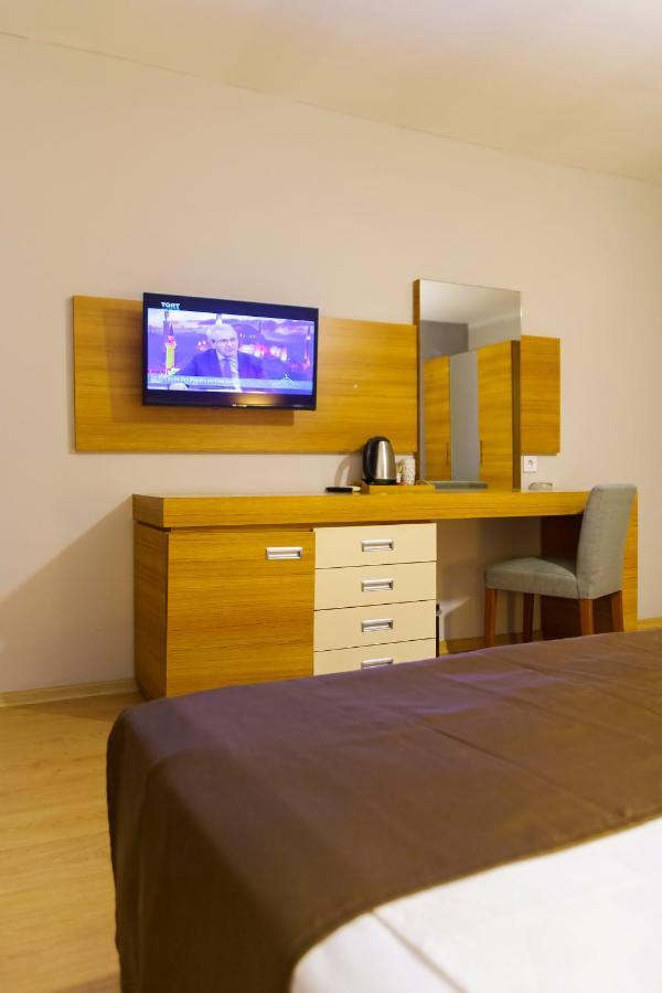 Standard Suite,1396908635:JPEG