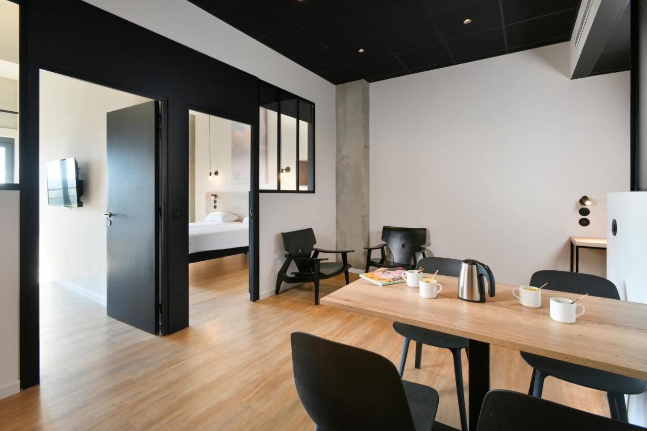 Apartment with Balcony,1415438493:JPEG