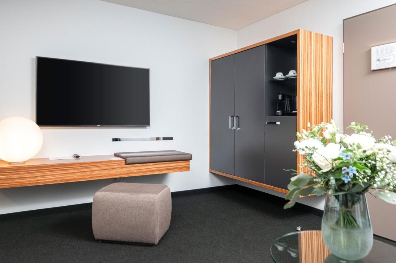 Junior Suite with Lake View,1674696902:JPEG