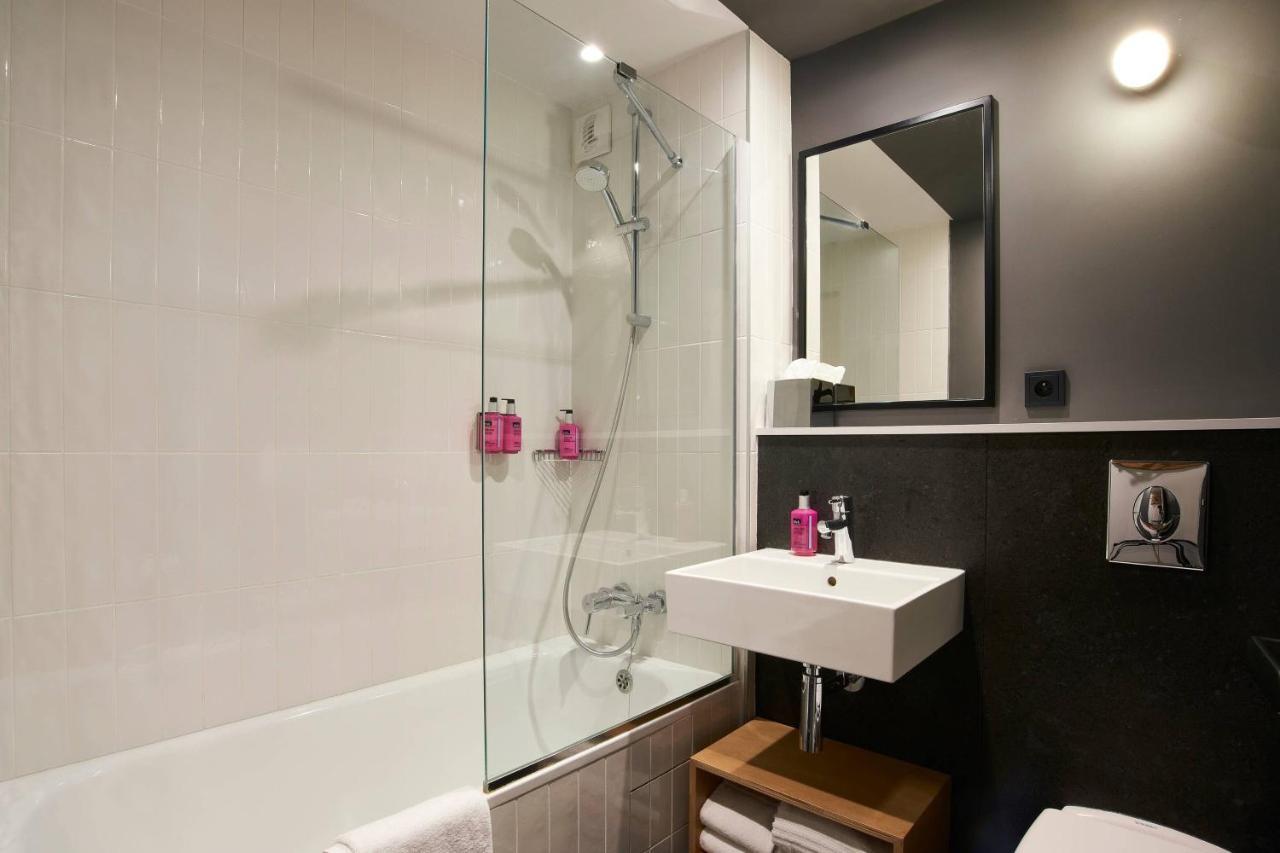 Moxy Sleeper Twin Room