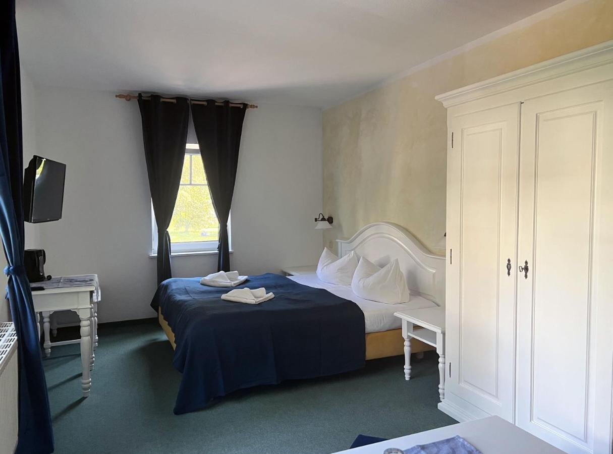 Large Double Room,1414045277:JPEG