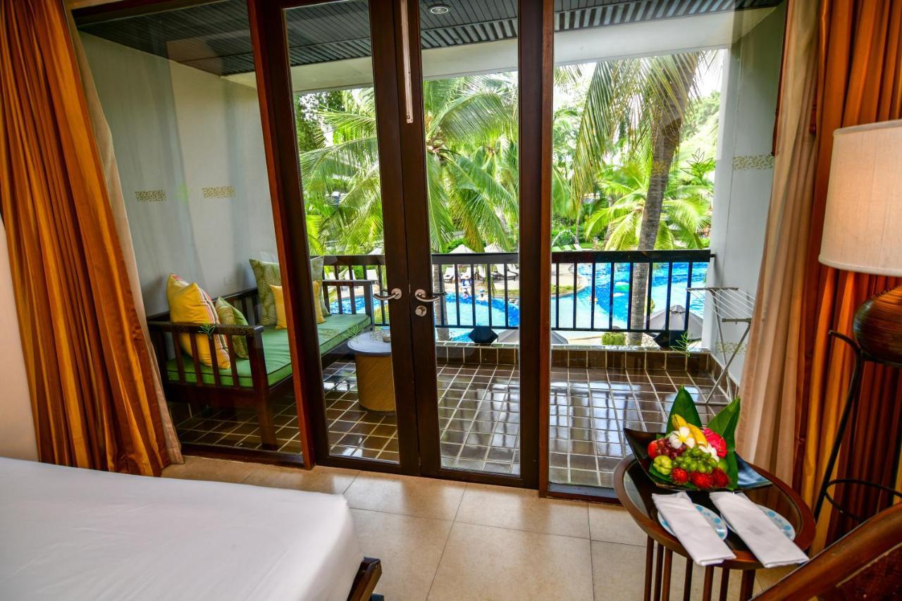 Tropical Deluxe Pool Twin Bed,1416866316:JPEG