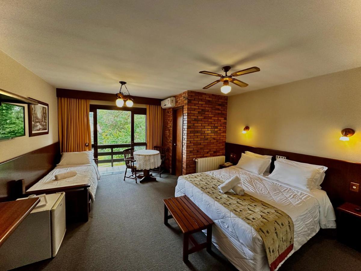 Family Room,1420276749:JPEG