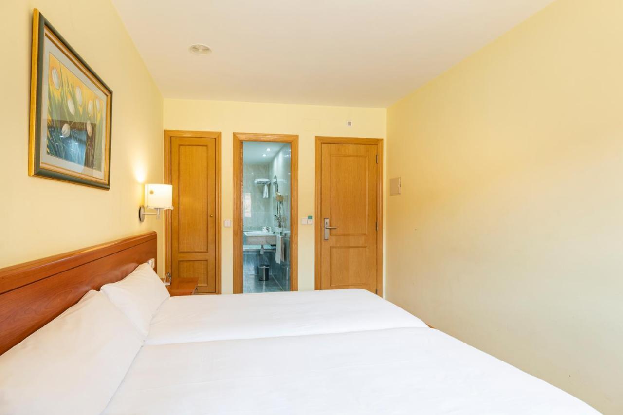 Budget Double or Twin Room,1417503339:JPEG