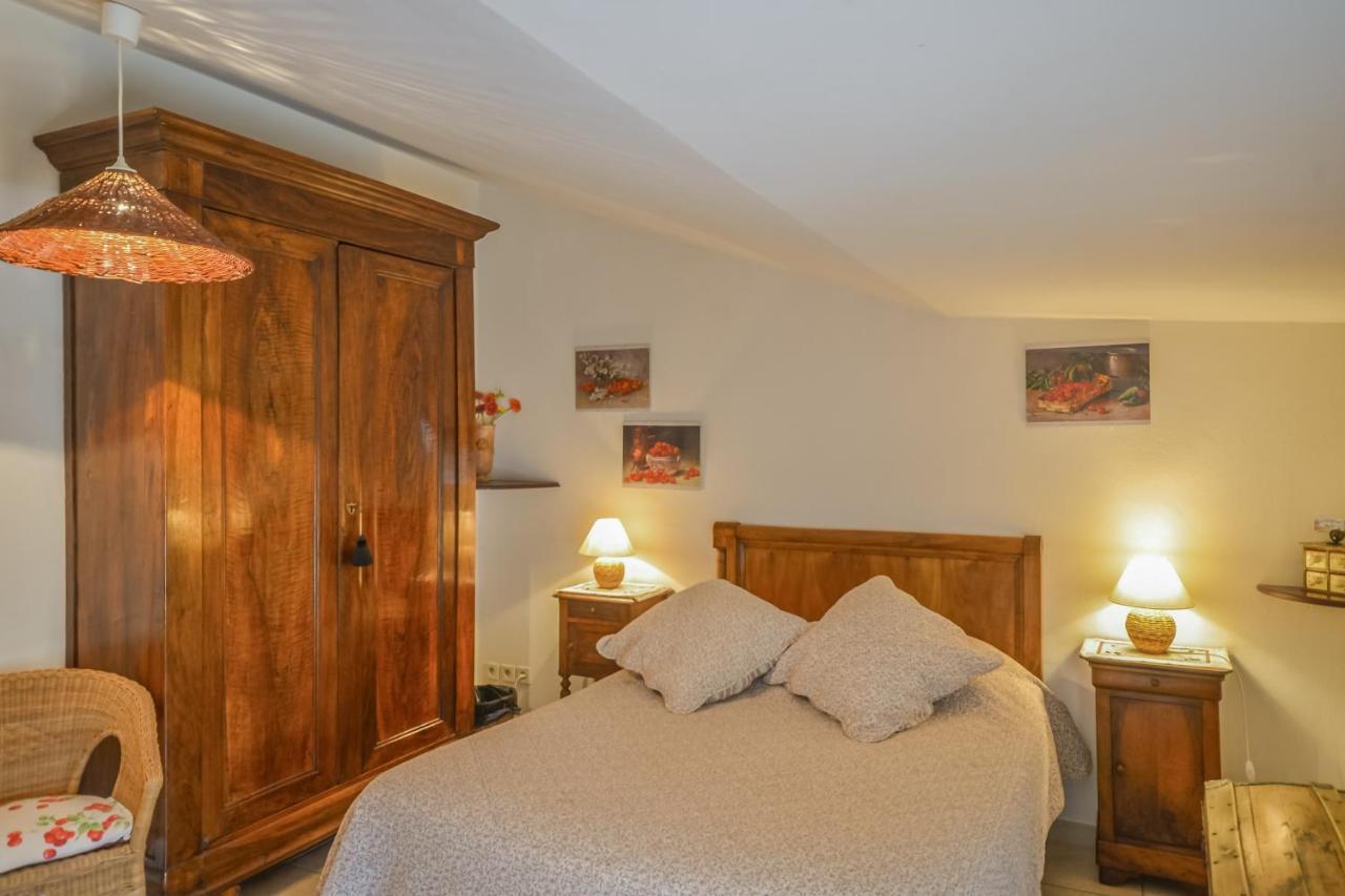 Family Room with Private Bathroom,1419914739:JPEG