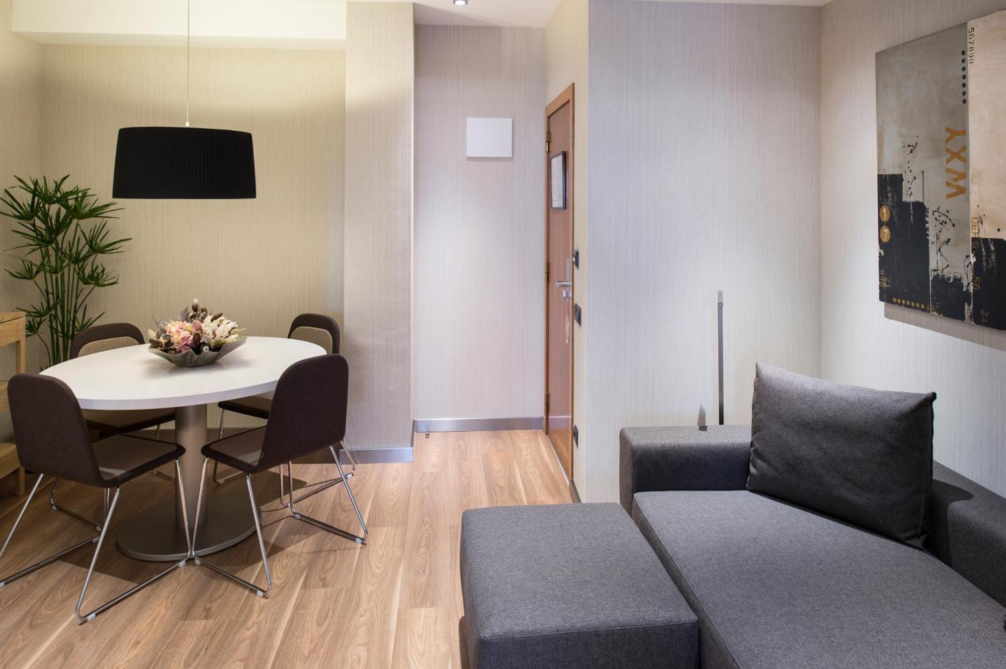 Suite Room,1432121200:JPEG