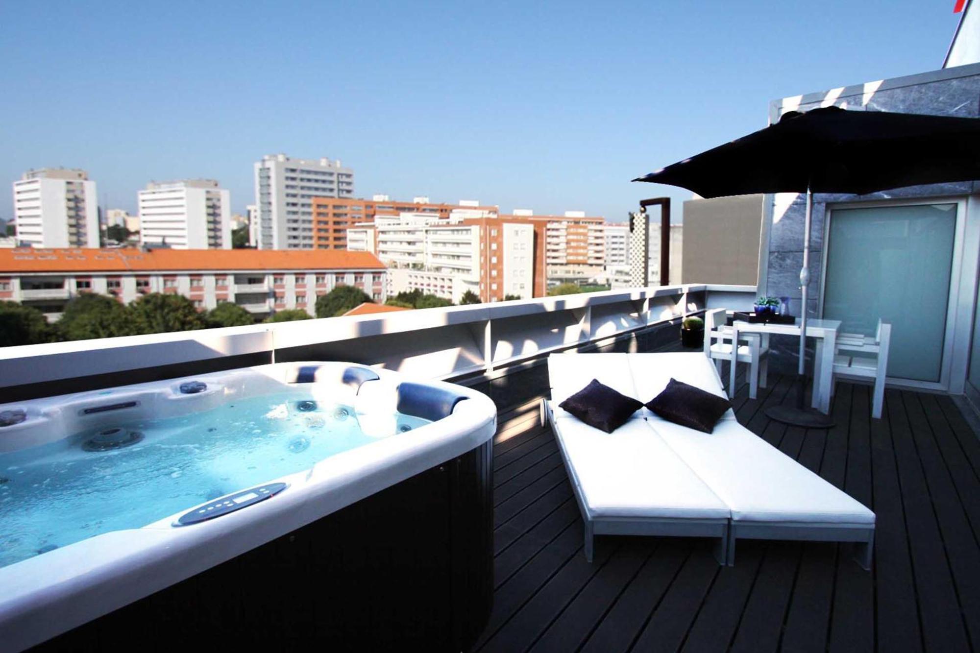 Suite Hot Tub,1722893360:JPEG