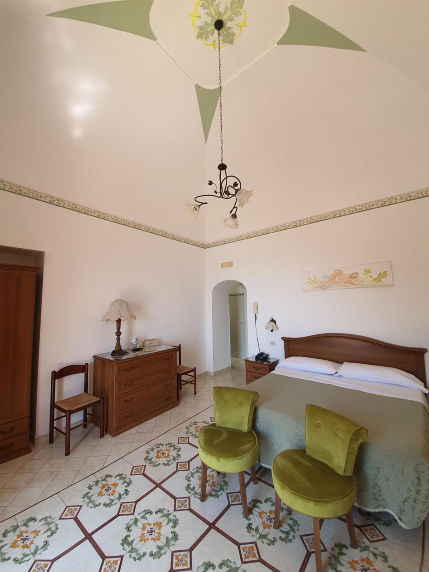 Studio Apartment with Sea View,1433497051:JPEG
