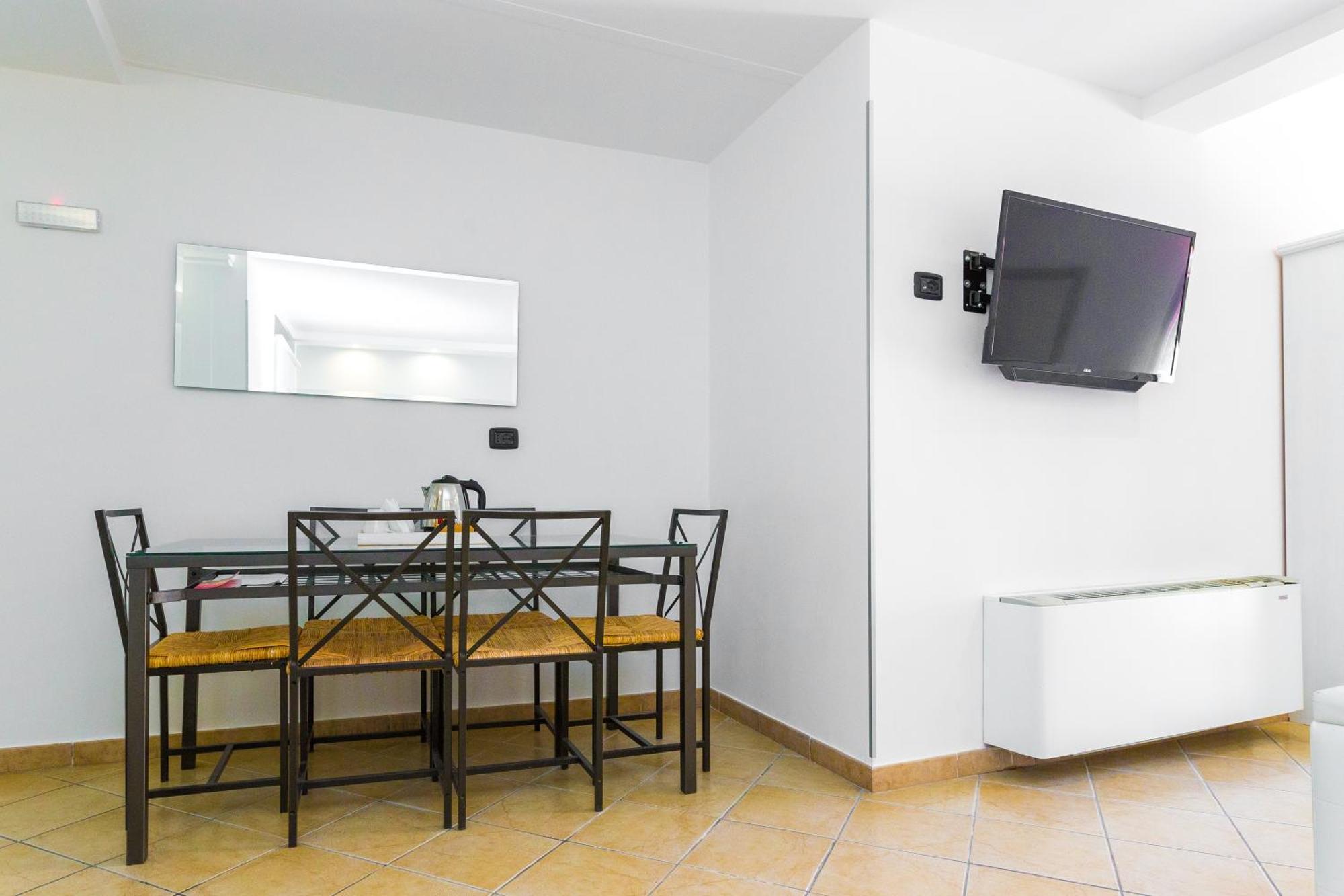 Suite Attic,1433515591:JPEG