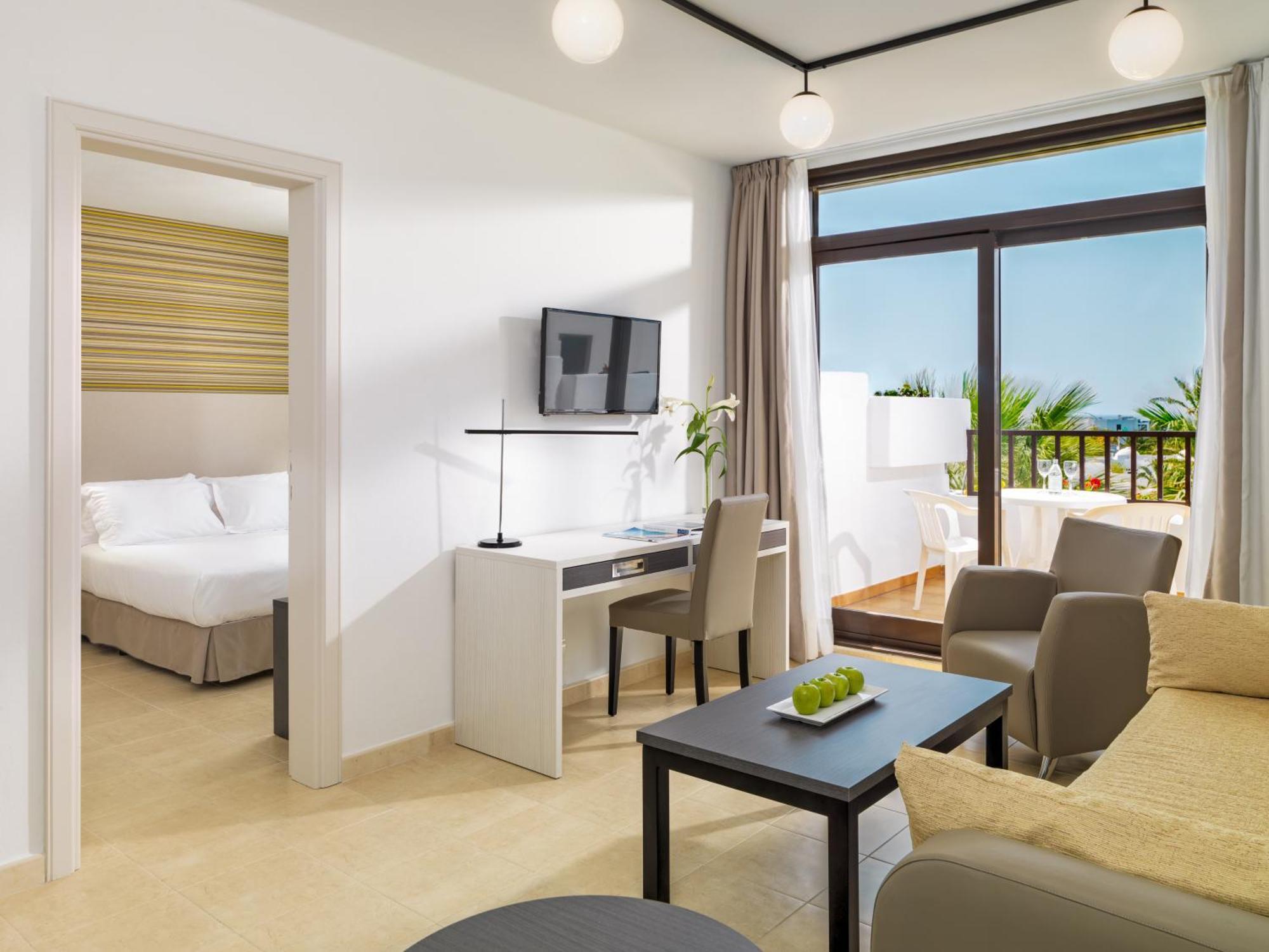 Family Suite (1 Adult),1529255545:JPEG
