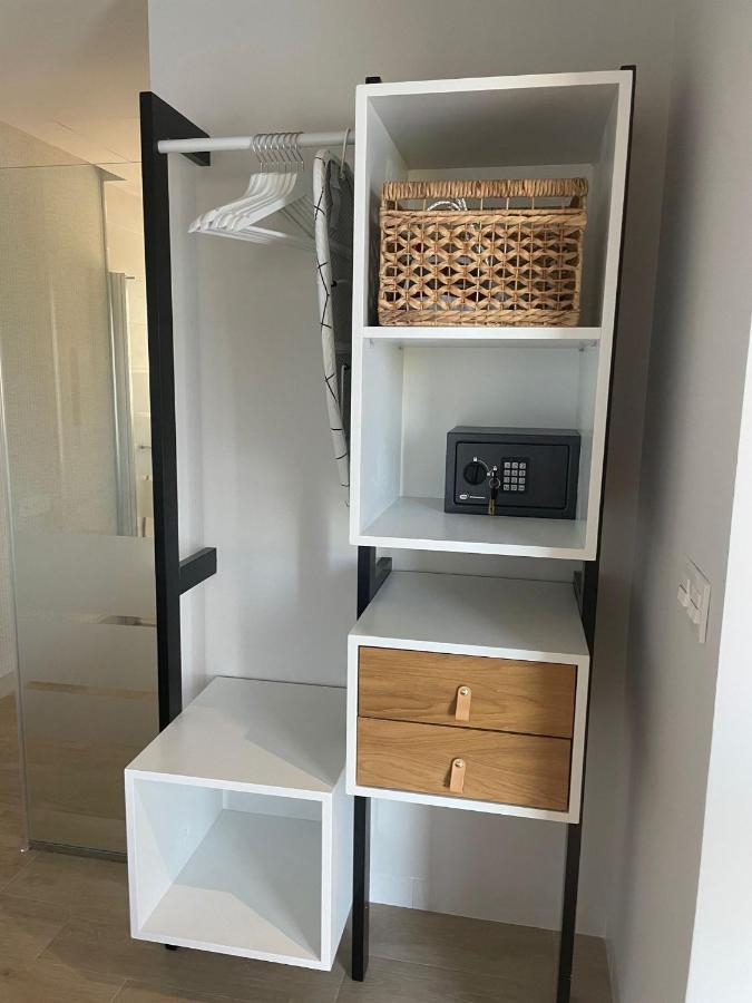 One-Bedroom Apartment,1466322338:JPEG