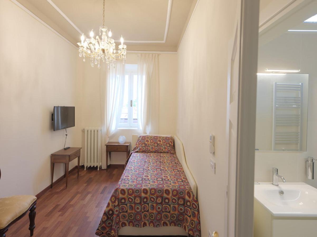 Camera Singola con Bagno Privato