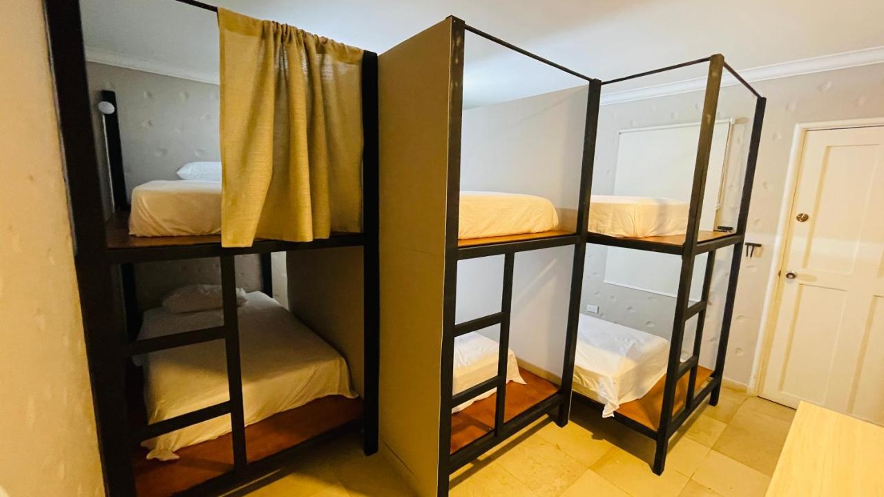 Habitación compartida mixta con baño privado - 6 camas