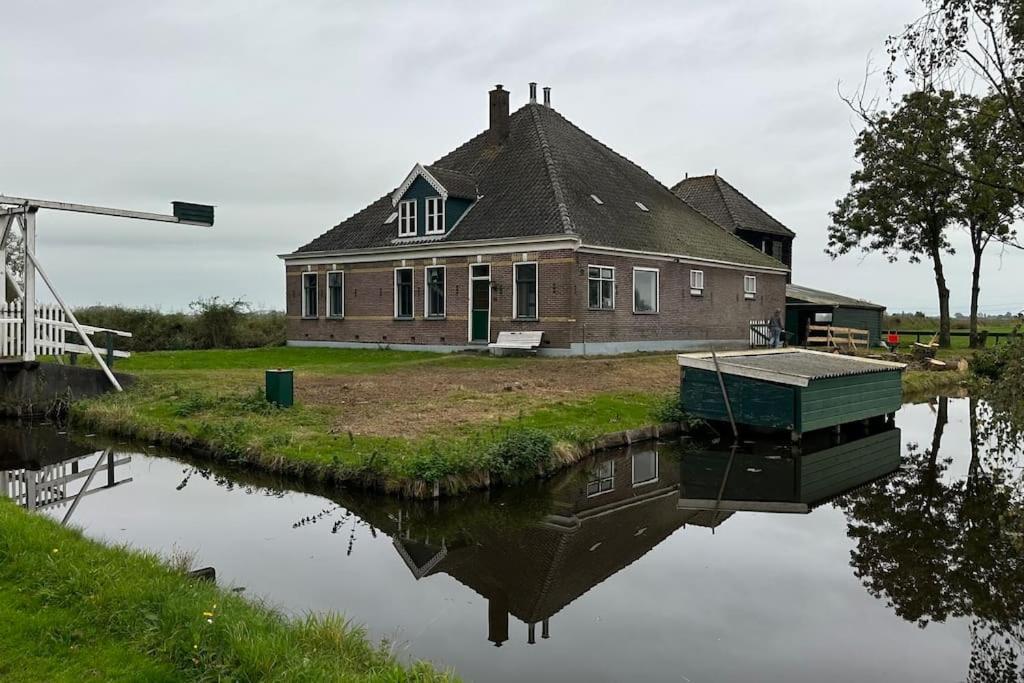 Tweepersoonskamer met een Eigen Externe Badkamer