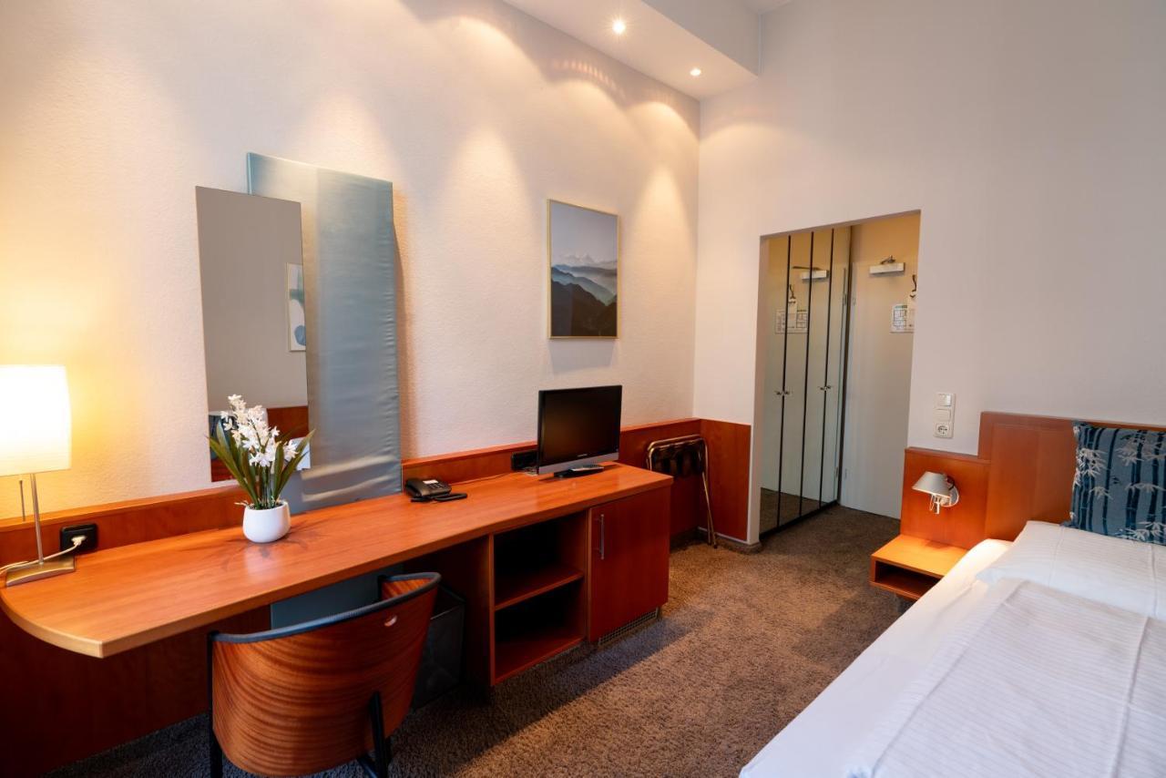 Single Room,1498745077:JPEG