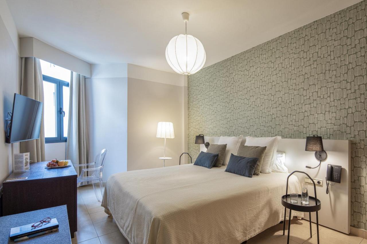 Twin Room,1527215080:JPEG