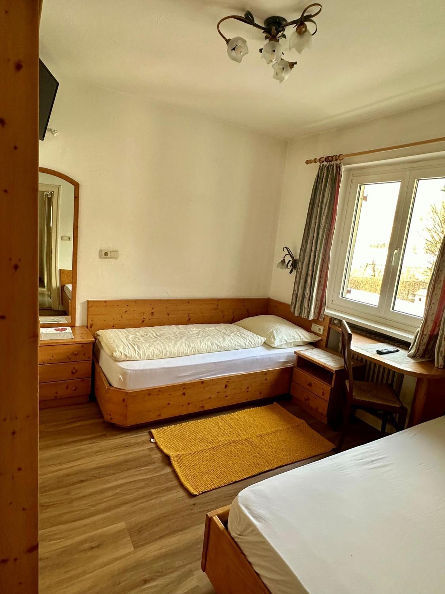 Budget Single Room,1499892562:JPEG