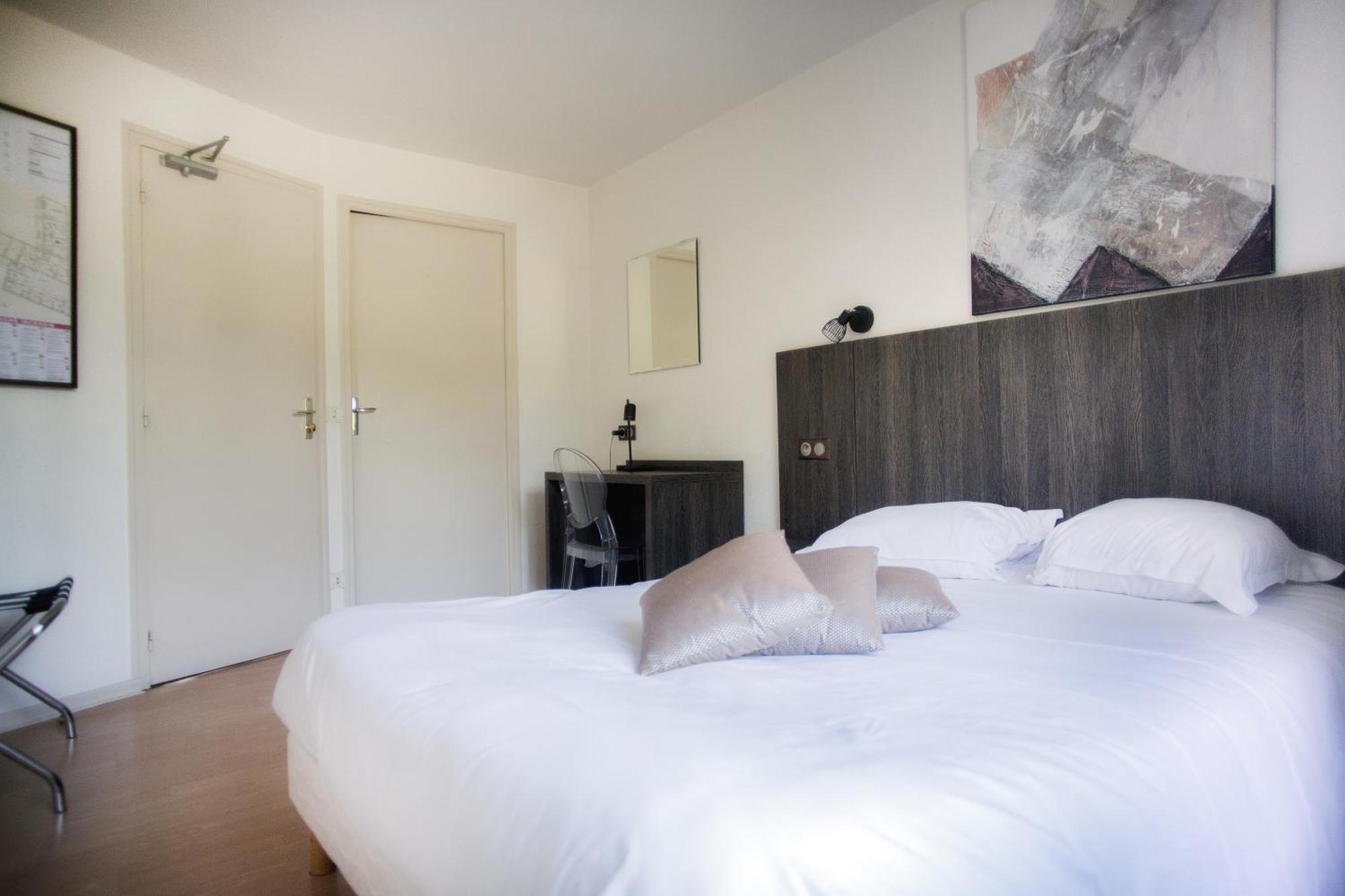 Double Room,1671902802:JPEG