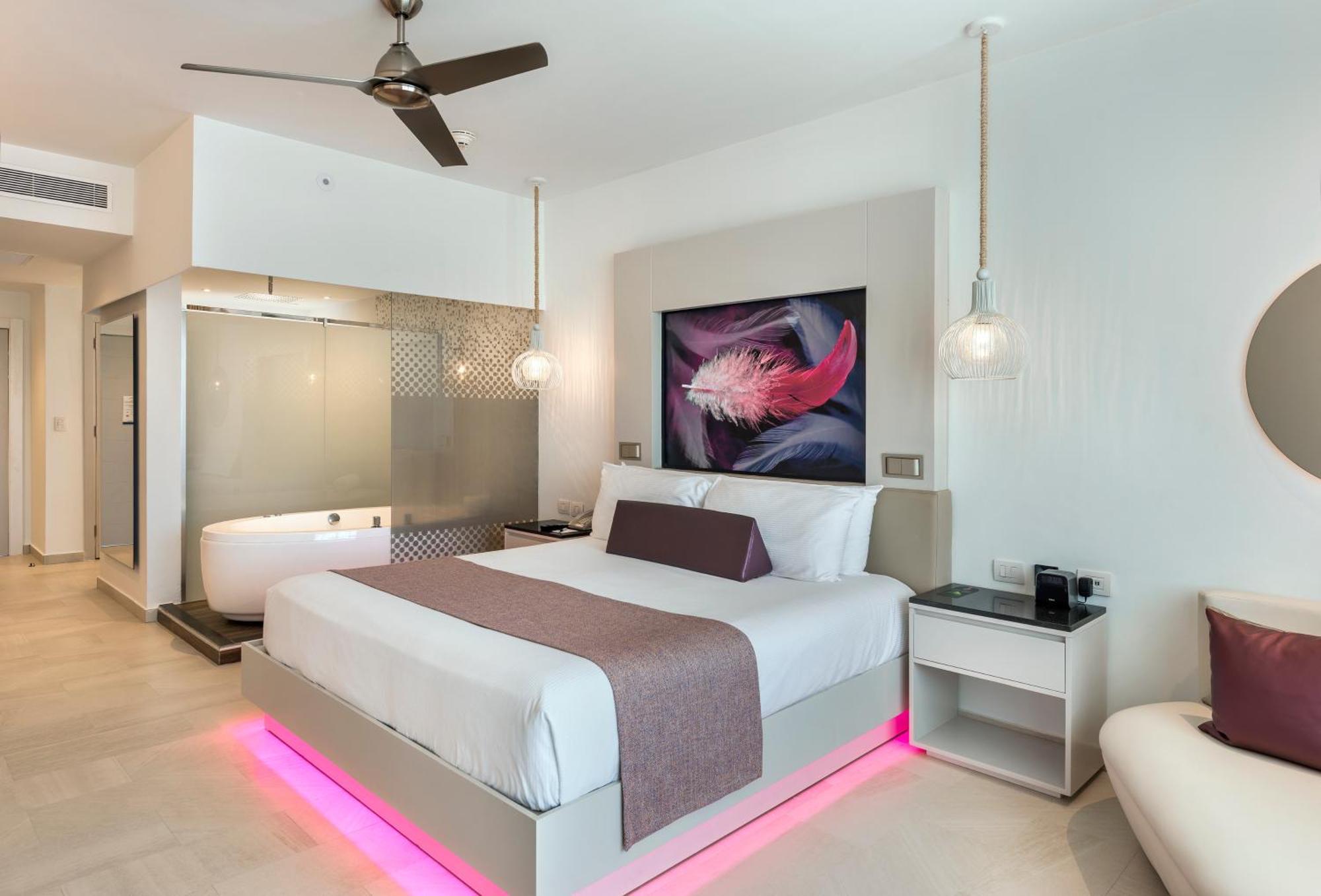 Luxury Junior Suite Swim Out Diamond Club,1287870634:JPEG