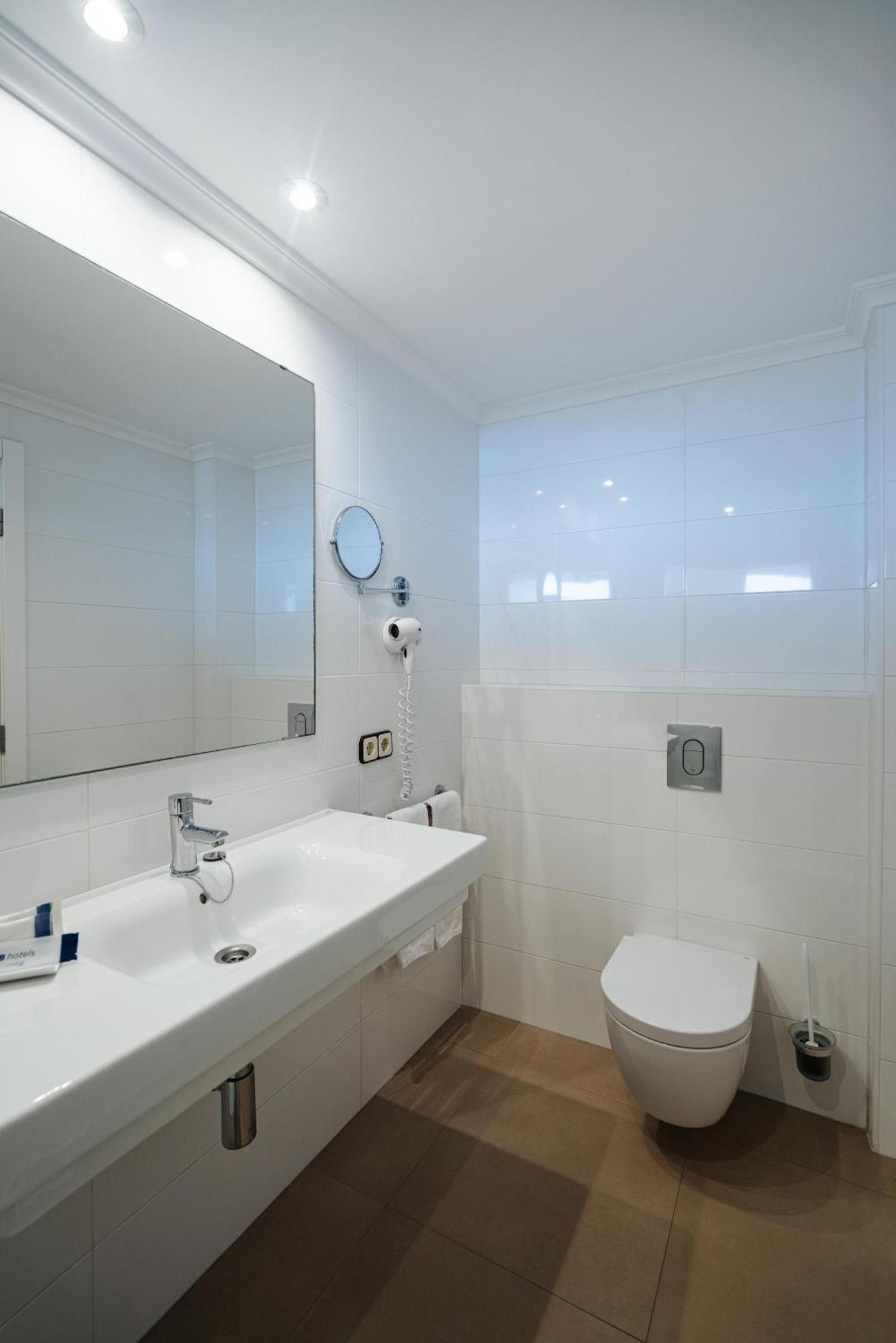 Double or Twin Room Sea View,1528230175:JPEG