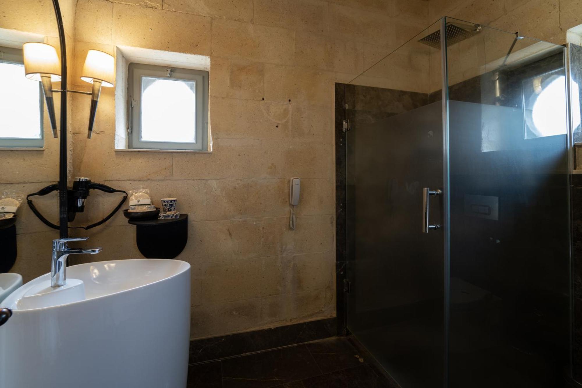 Double Stone Room,1529721748:JPEG