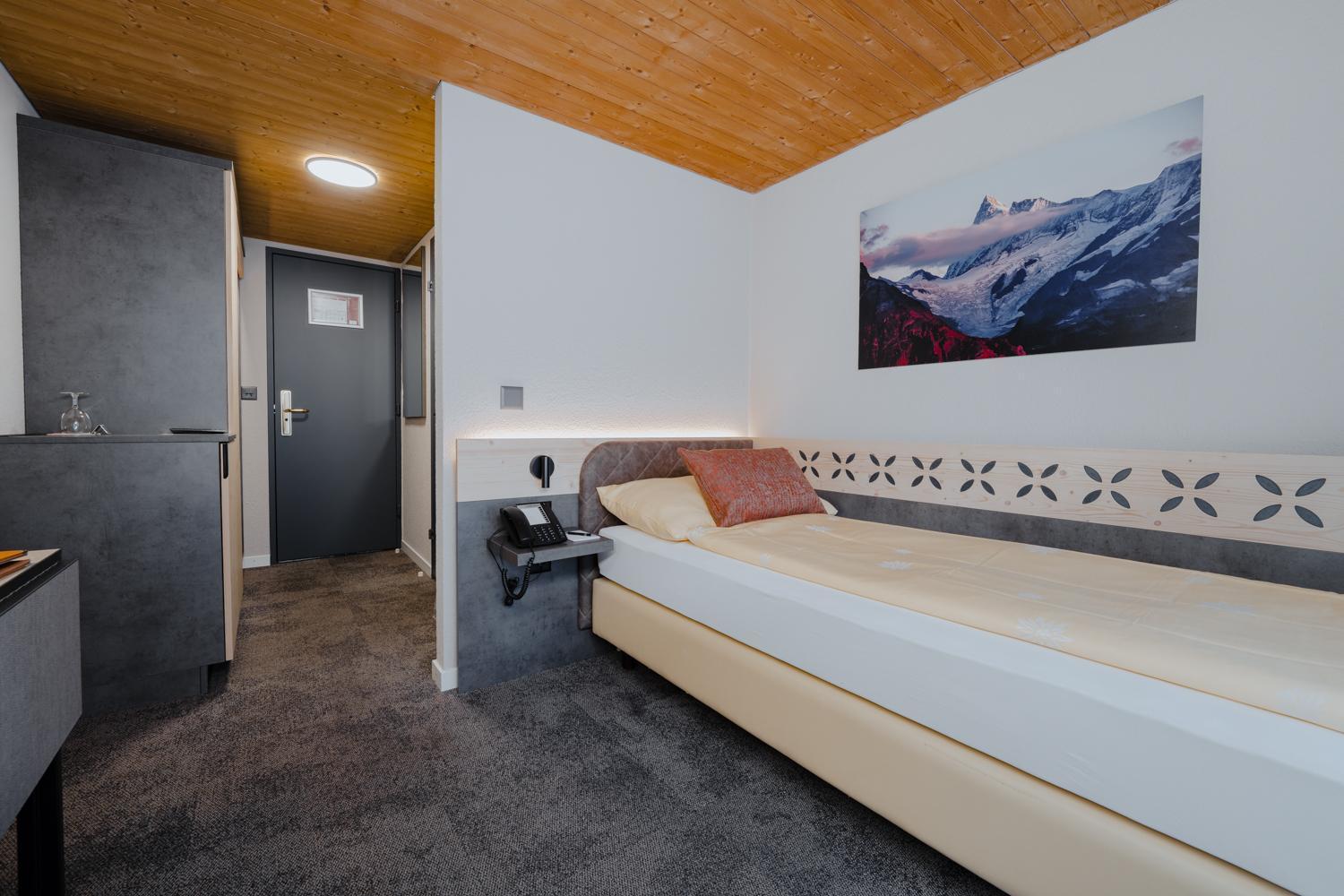 Standard Single Room,1532532175:JPEG