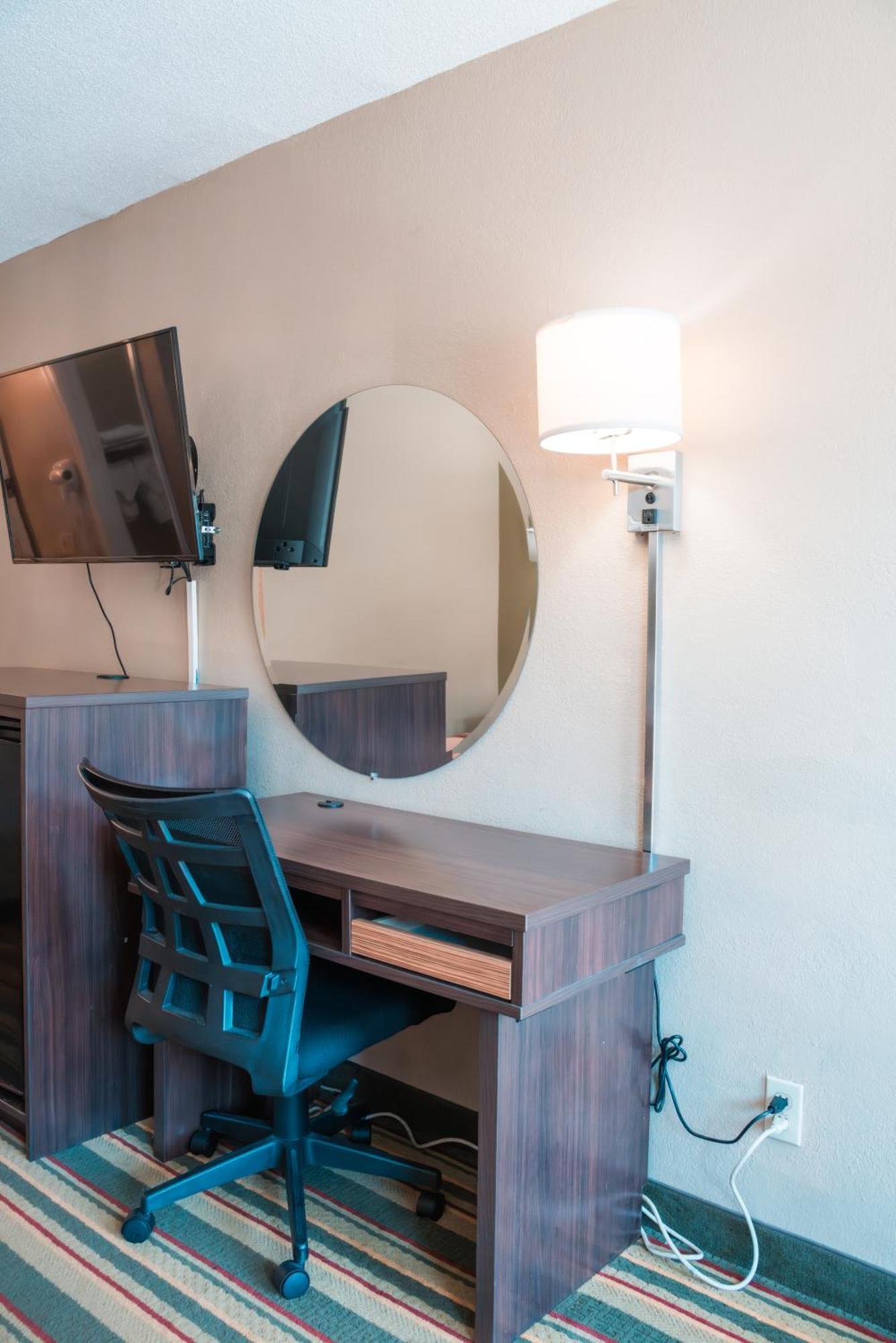 King Room - Non-Smoking,1538328172:JPEG