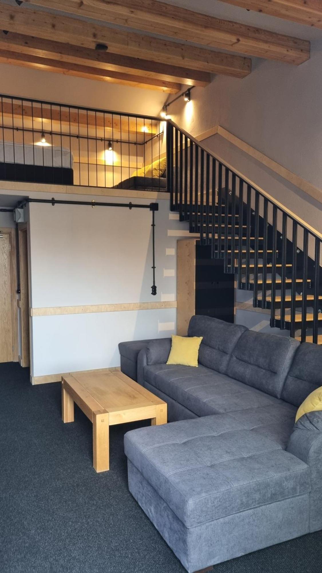 Super Loft Balcony,1543672015:JPEG