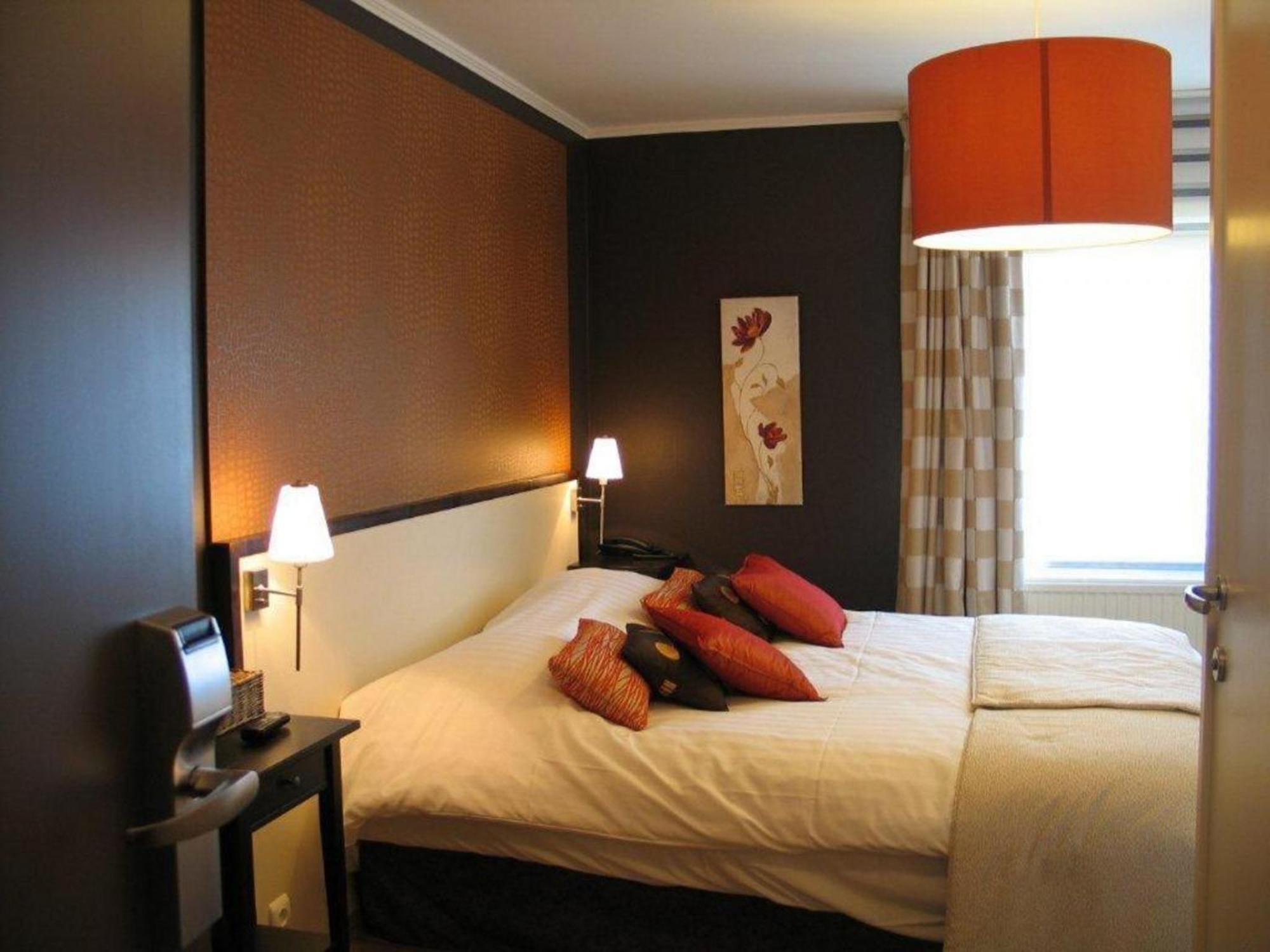 Double Room,1544053348:JPEG