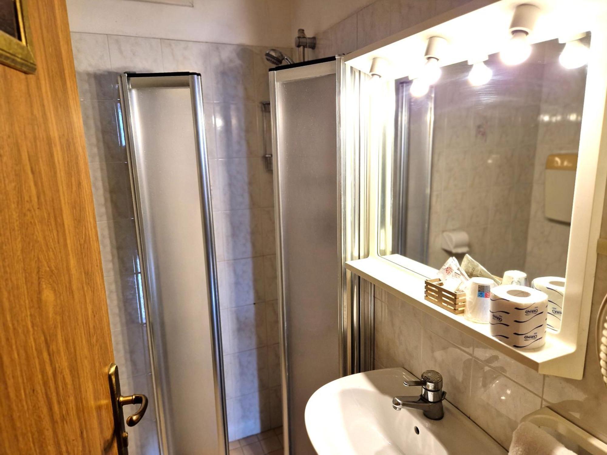Habitación Individual con baño privado externo