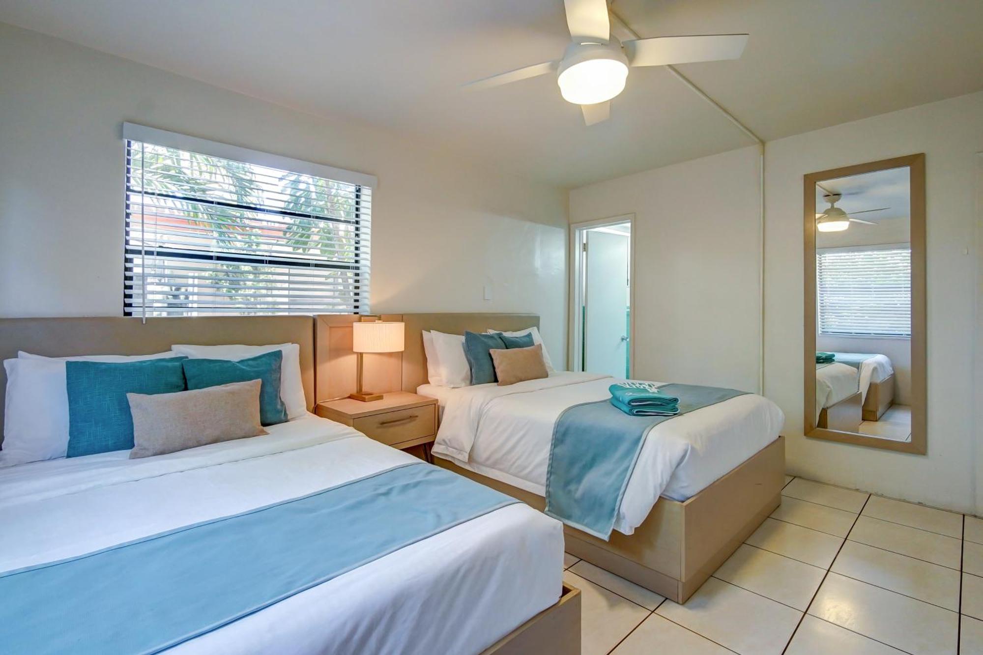 One-Bedroom Apartment Two Full Beds,1546087810:JPEG