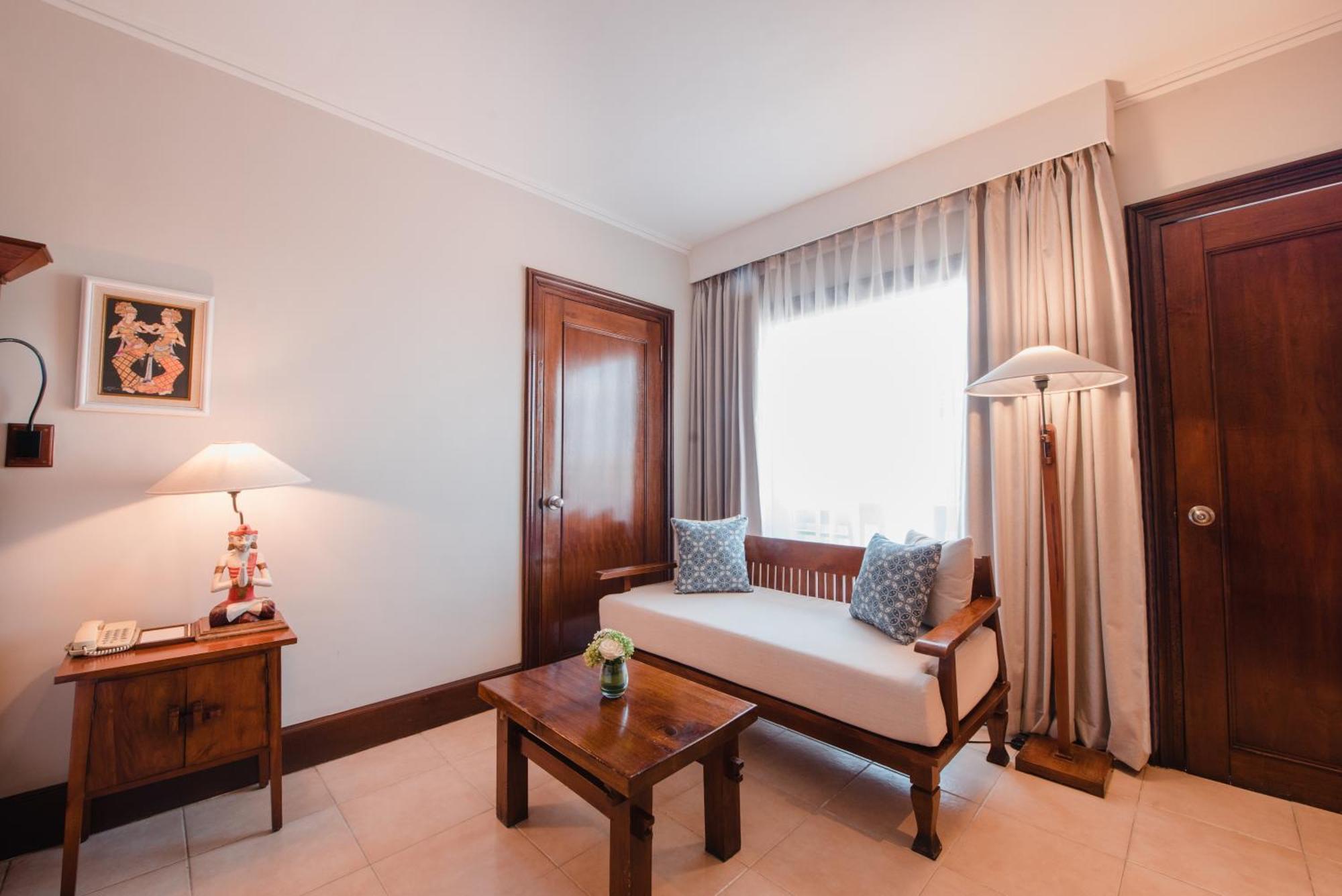 Grand Deluxe Room,1547045143:JPEG