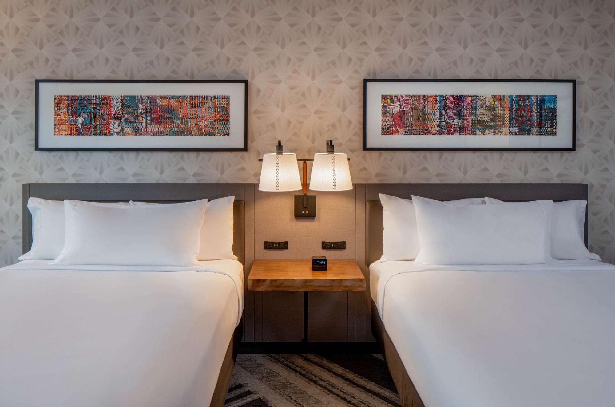 Queen Room with Two Queen Beds,1552158421:JPEG