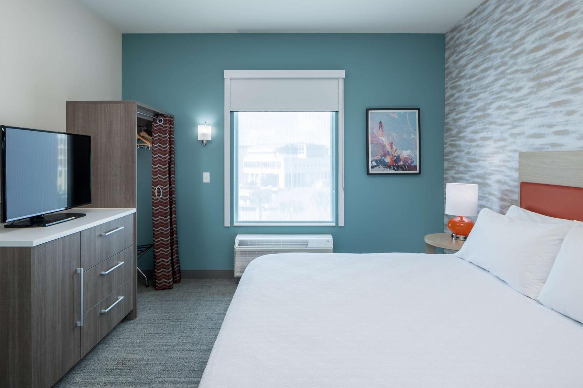 One-Bedroom King Suite - Non-Smoking,1557089899:JPEG
