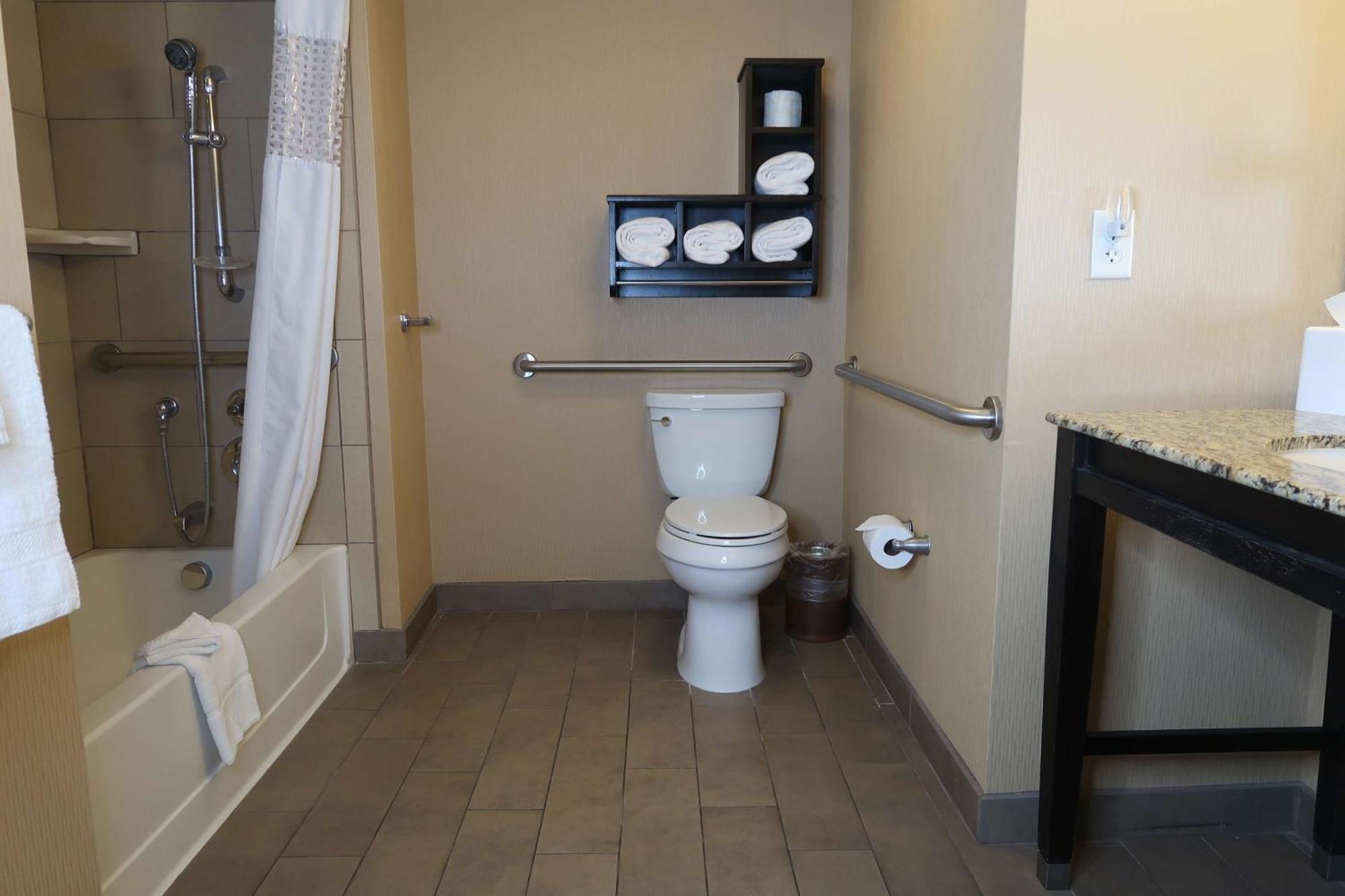 King Room Accessible Tub Mobility Hearing Access or Non-Smoking