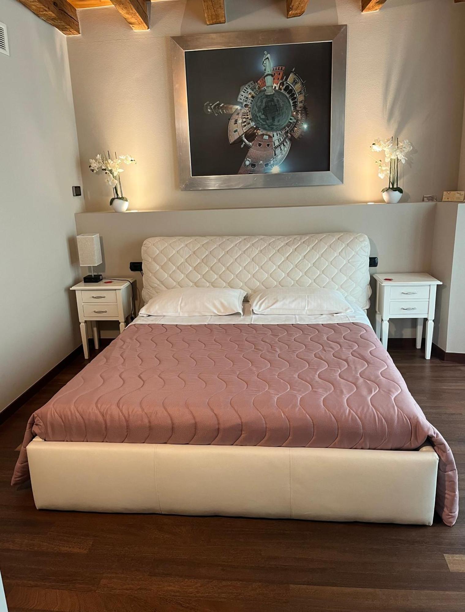 Double Room,1576781429:JPEG