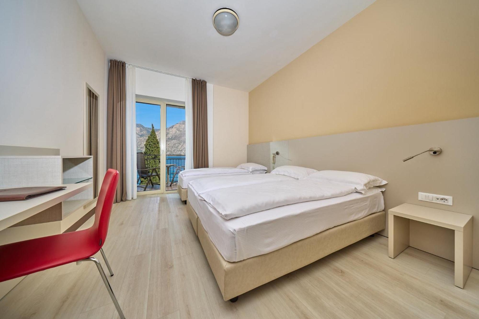 Double or Twin Room with Lake View,1583069754:JPEG