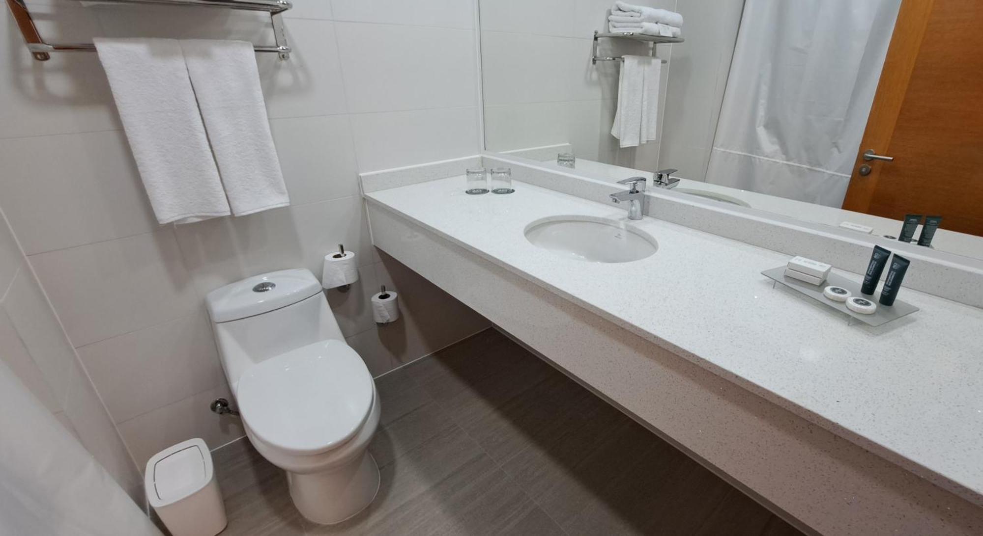Twin Room,1588015898:JPEG