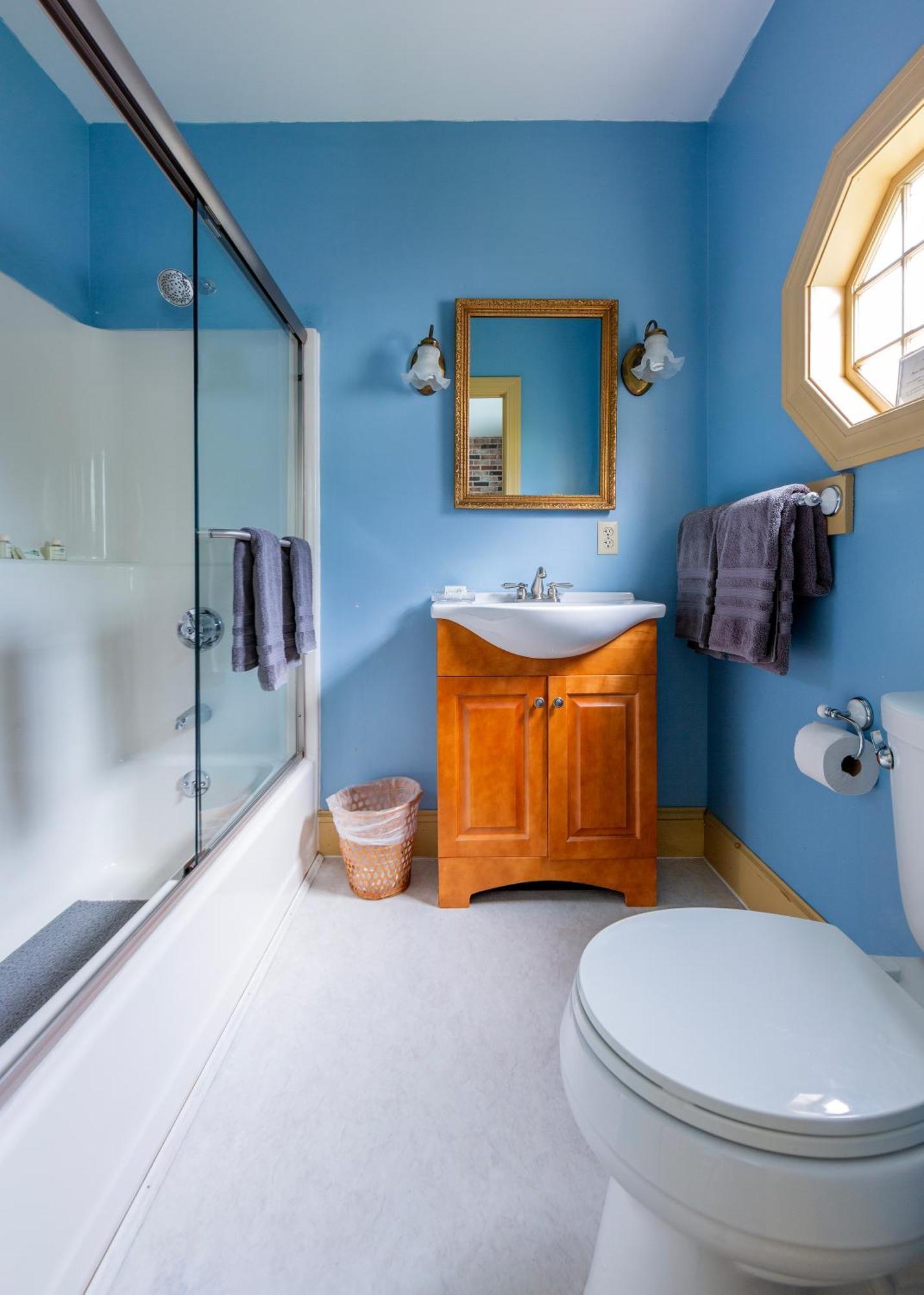 Queen Room - Annex