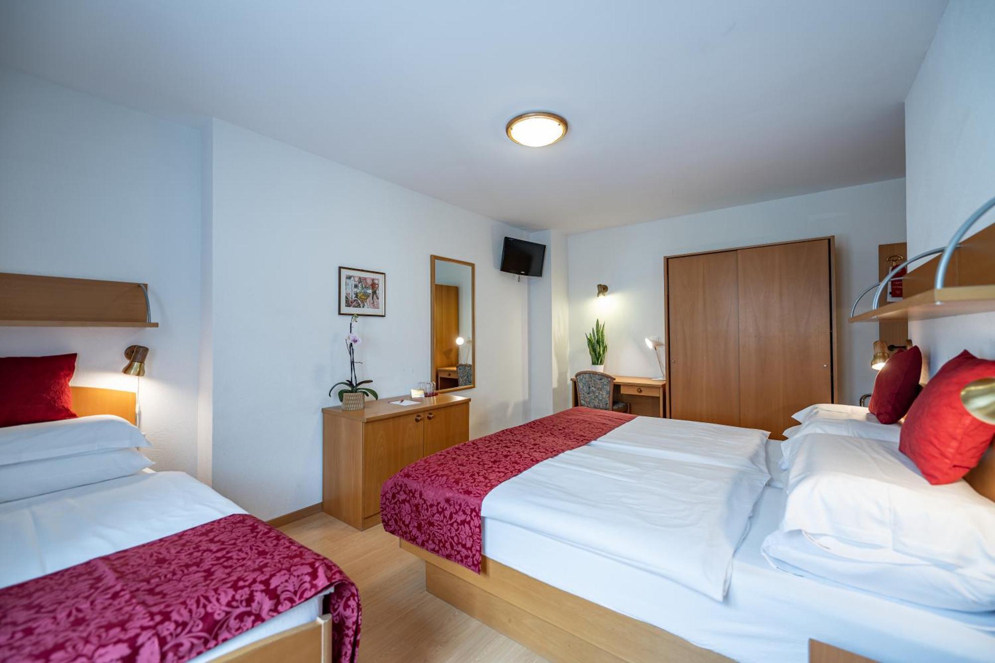 Standard Triple Room,1595400774:JPEG