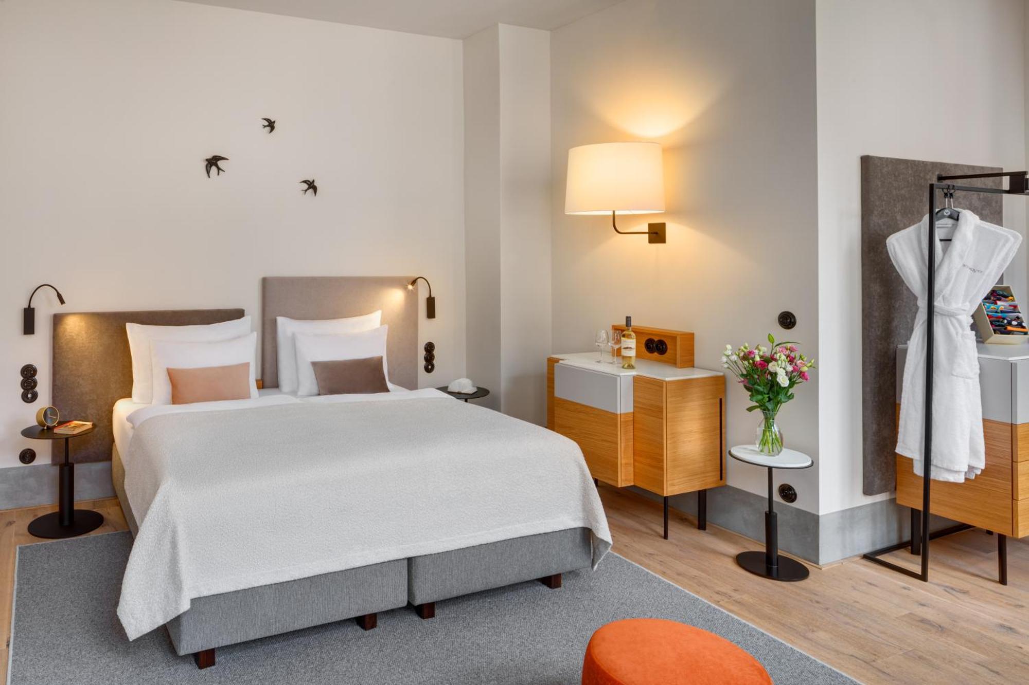 Junior Suite,1597542554:JPEG
