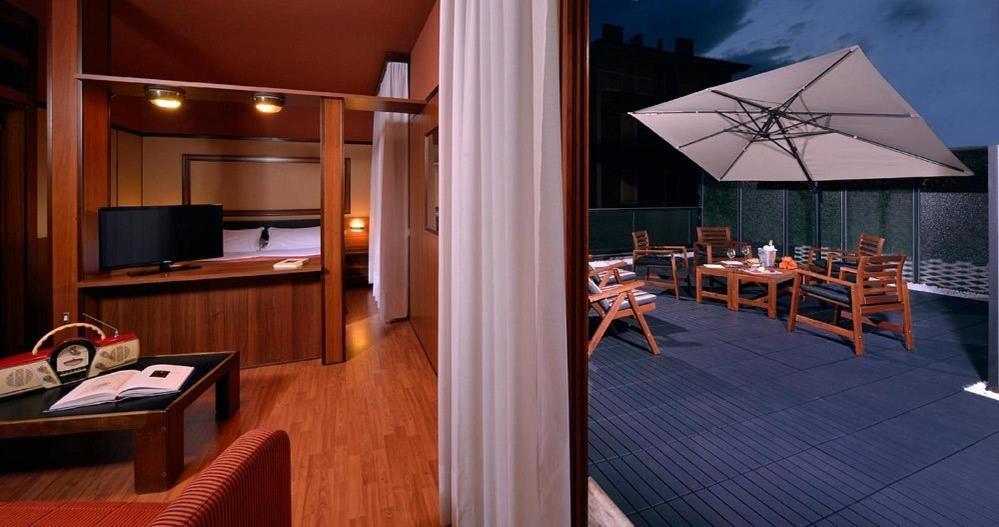 Junior Suite with Balcony,1599585681:JPEG