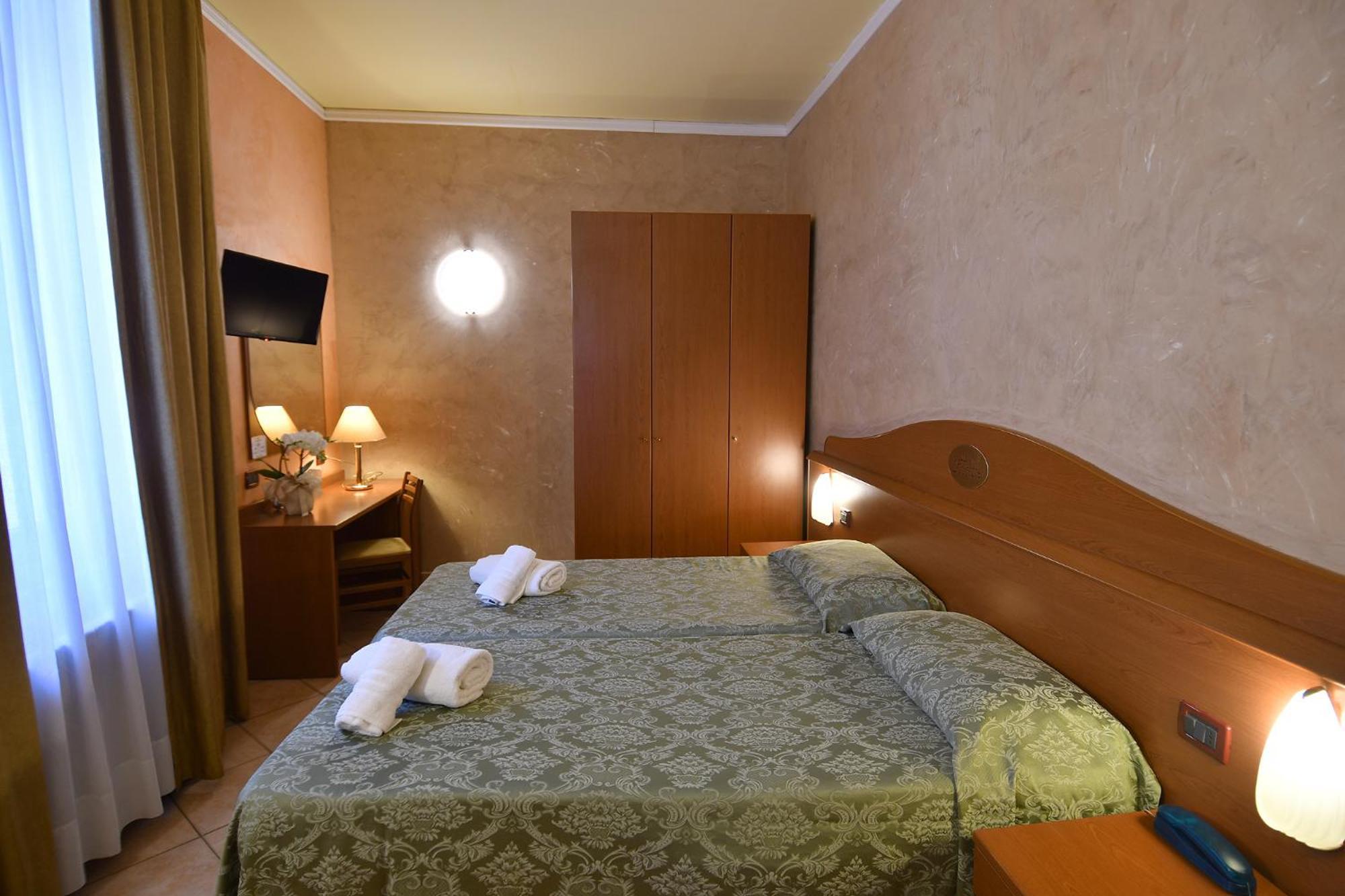 Double or Twin Room,1600567665:JPEG