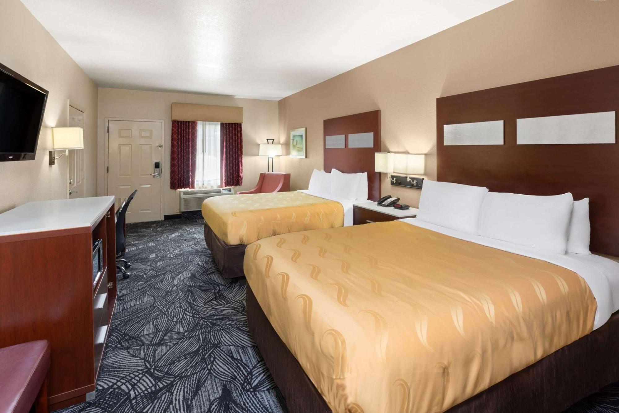 Queen Room Two Queen Beds Non-Smoking
