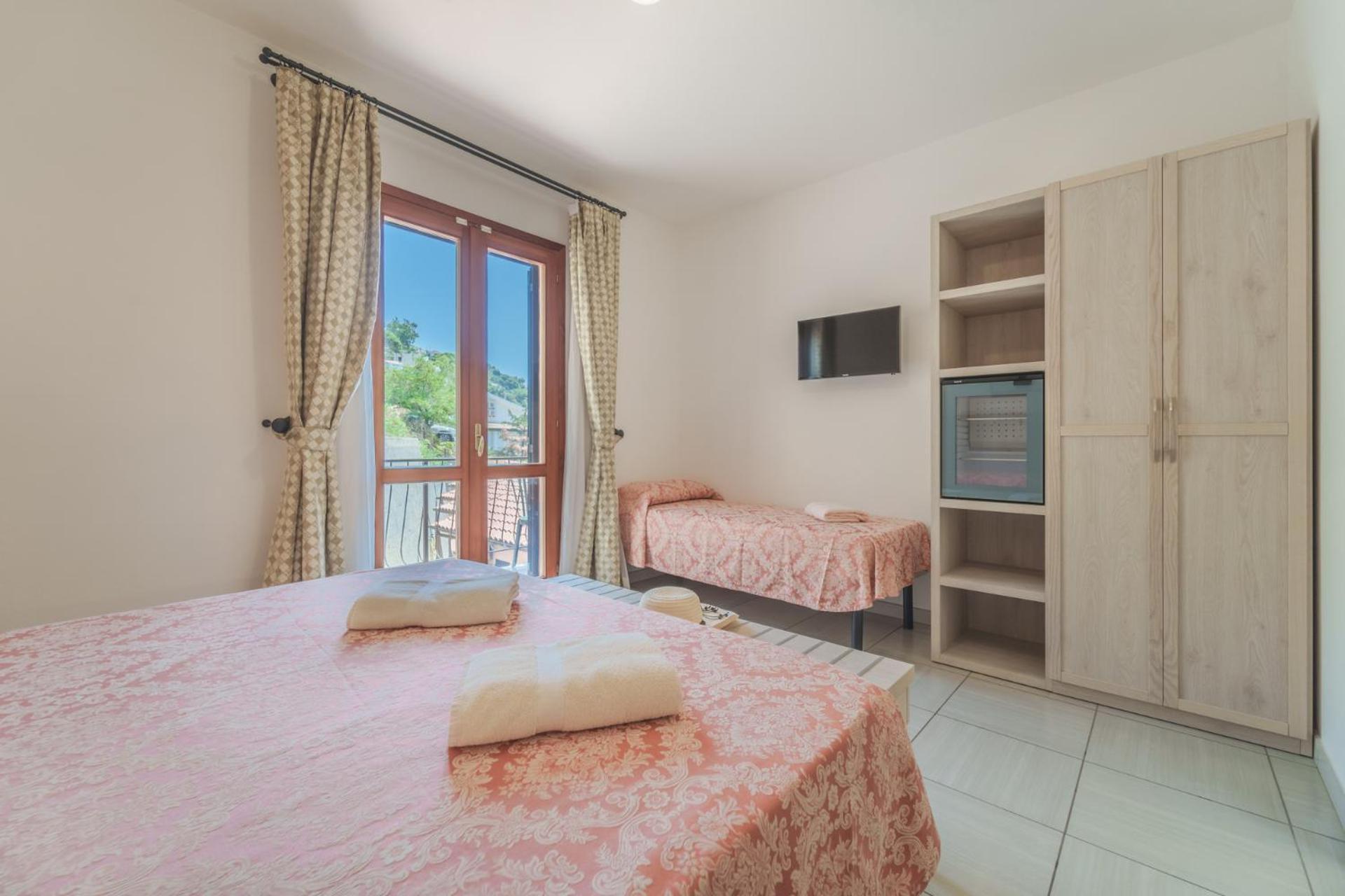 Classic Triple Room,1610836302:JPEG