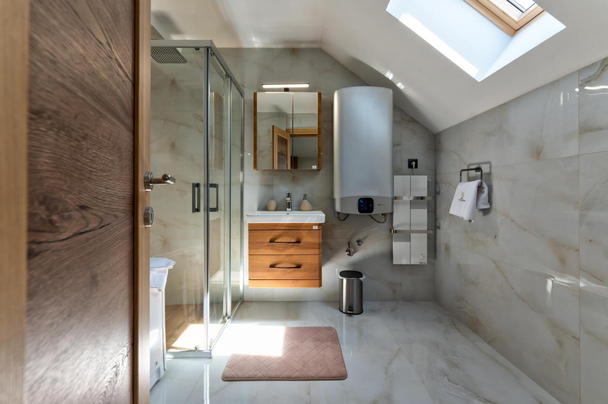 One-Bedroom Apartment Spa Access,1618943140:JPEG