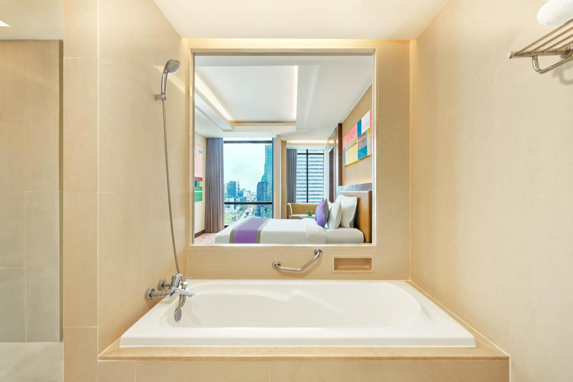 Executive Suite,1621413403:JPEG
